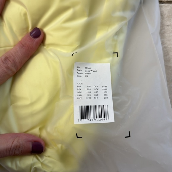 Rains Loop W Vest Puff Jacket Yellow Straw Water Resistant XS - Picture 3 of 5